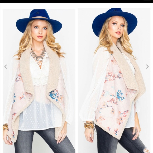 BB Dakota Jackets & Blazers - 🎉HP x 2🎉NWT✨ BB Dakota Sherpa Floral Faux Suede Beautiful ✨Measurements Below✨